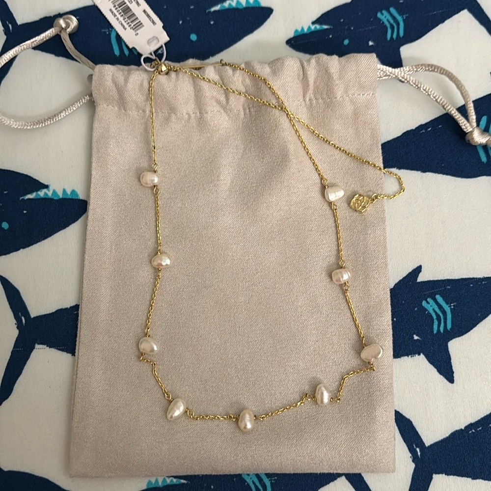 Kendra Scott pearl necklace